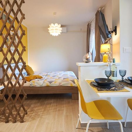 Apartment Yellow 포레치 외부 사진