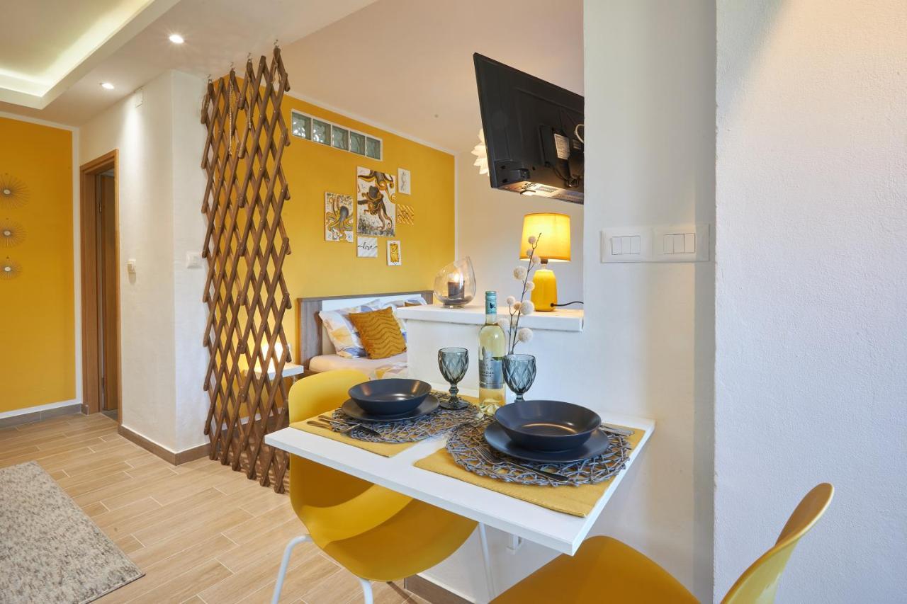 Apartment Yellow 포레치 외부 사진